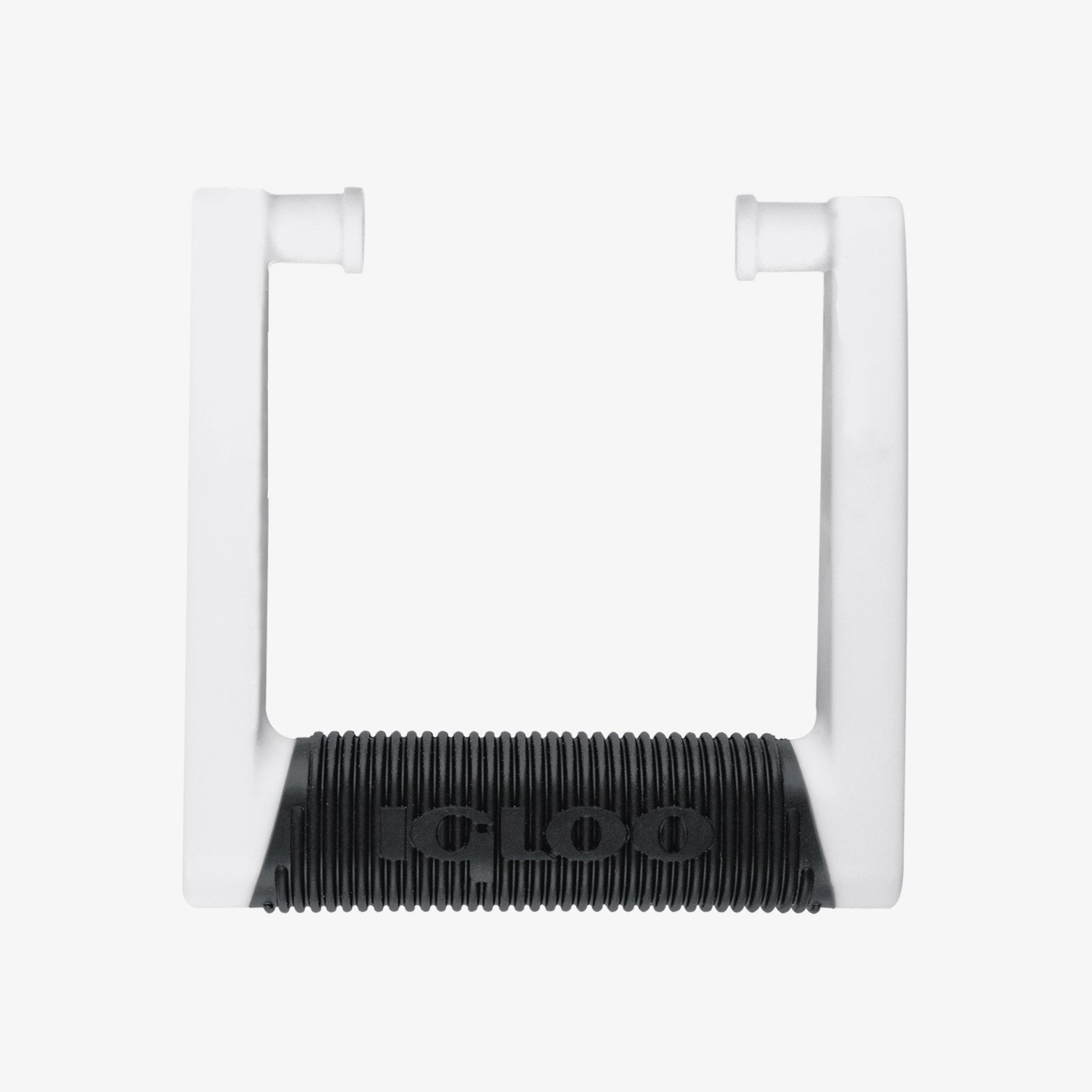 comfort-grip-swing-up-handle-for-94-100-qt-coolers-g6 00009004-V2.jpg