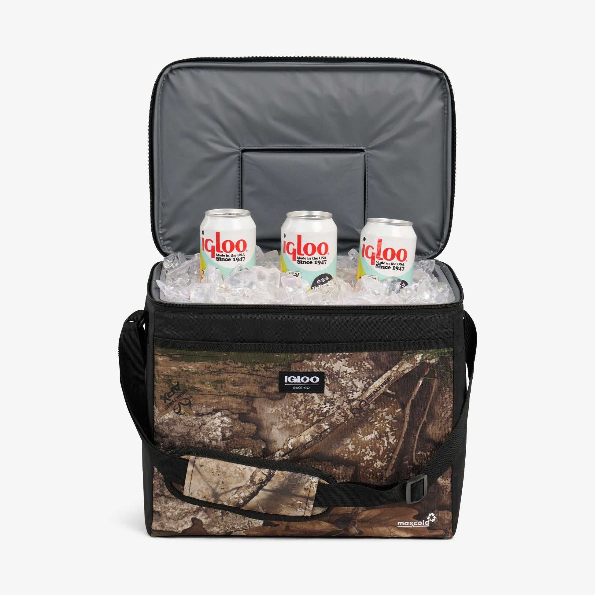 realtree-apx-hlc-28-can-bag-f4 00064354-P4-2025.jpg