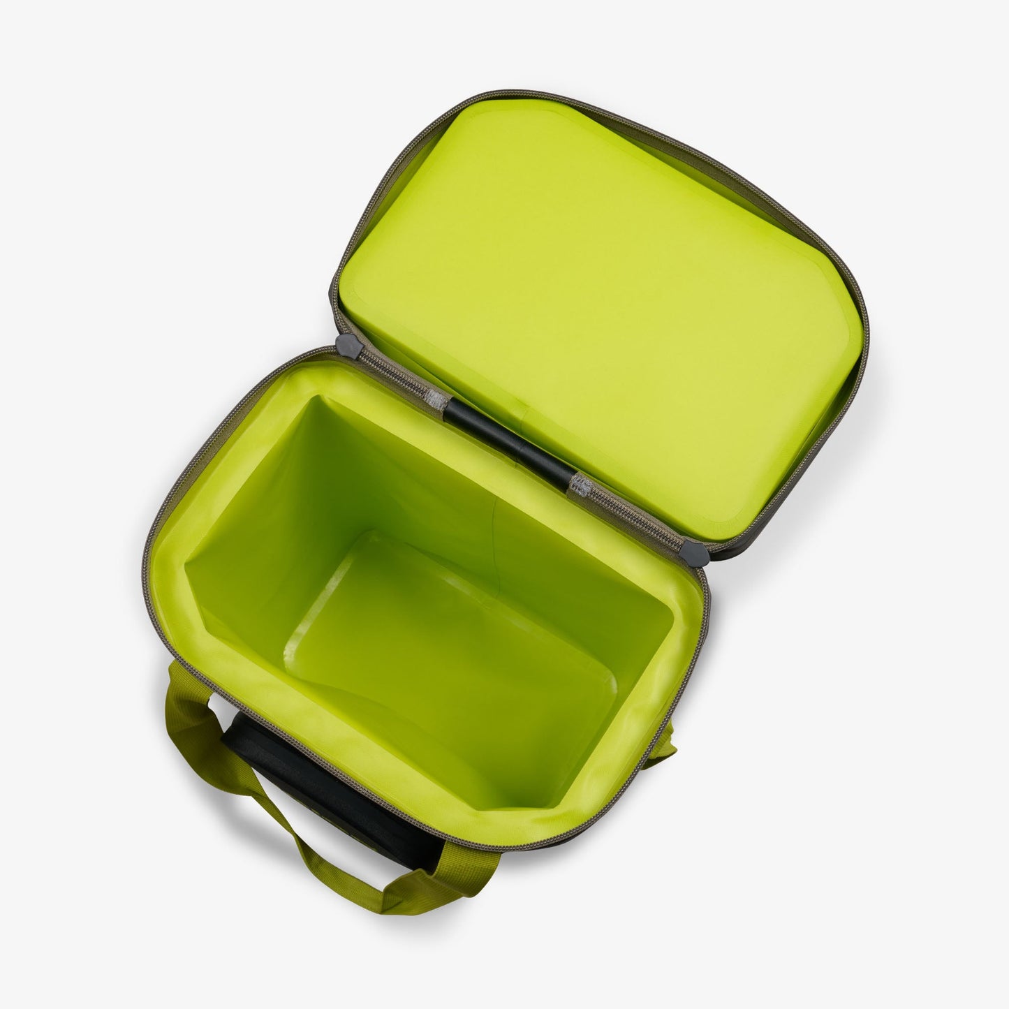 trailmate-32-can-backpack-y9 00066774-O2.jpg