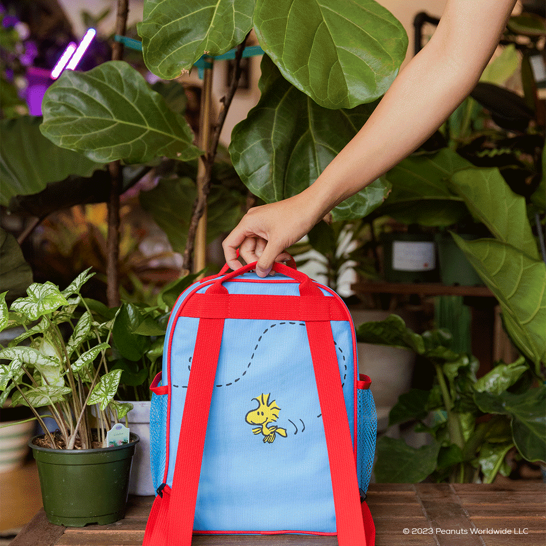 snoopy-mini-convertible-backpack-cooler-p4 Peanuts_Part_2_NATIVE_PDP_Backpack.gif